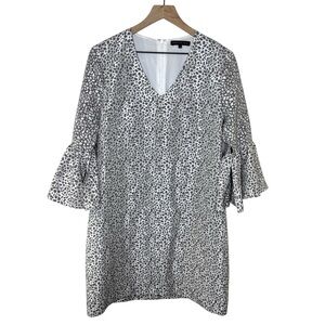 Abbey Glass Gray Pebble Wren Dress Size Large 3/4 Bell Sleeve